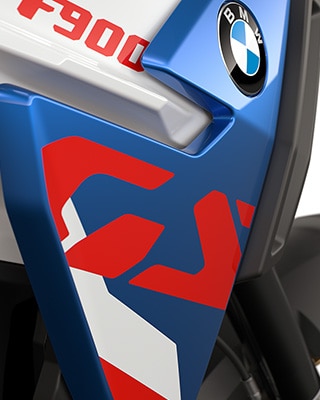 Impresiven logotip GS na modelu F 900 GS znamke BMW Motorrad
