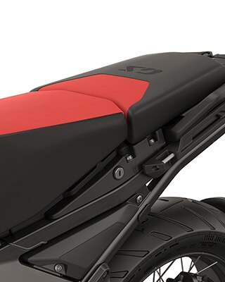 Visok voznikov sedež + sopotnikov sedež Sport (videz reli sedeža)