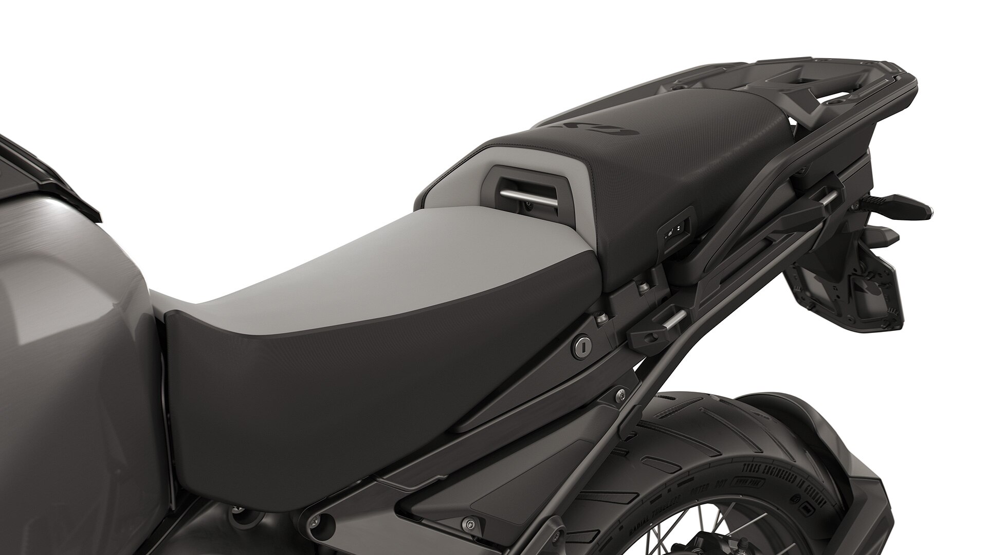 Komfortni voznikov sedež in komfortni sopotnikov sedež vključno z ogrevanjem sedežev