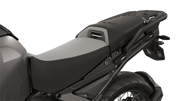 Komfortni voznikov sedež in komfortni sopotnikov sedež vključno z ogrevanjem sedežev