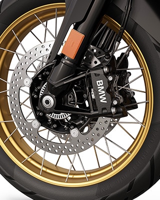 Kolesa s križnimi naperami pri modelu R 1300 GS Triple Black