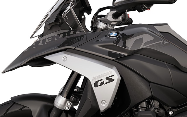 Napis "Triple Black" modela R 1300 GS znamke BMW Motorrad