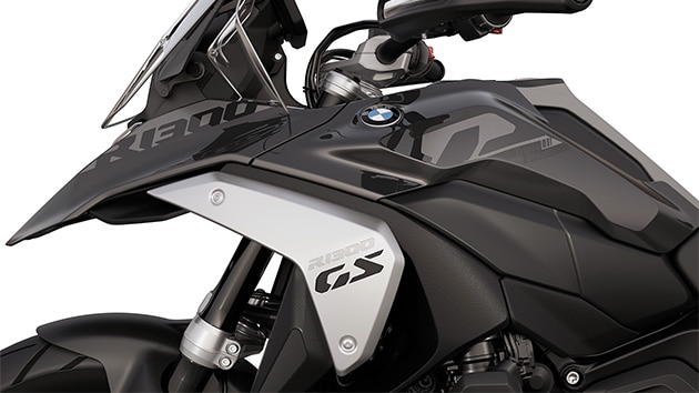 Napis "Triple Black" modela R 1300 GS znamke BMW Motorrad