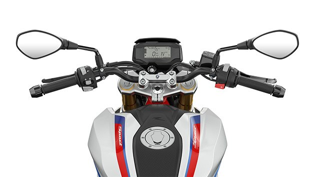 Na sliki so krmilo in upravljalni elementi modela G 310 R.