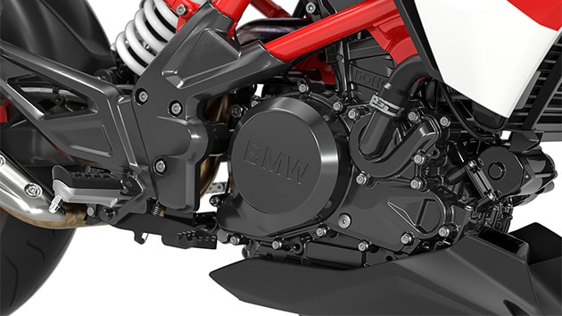 Na sliki je titanovo siv motor modela G 310 R.