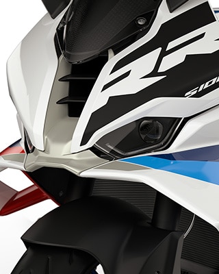 Dinamični pogled od spredaj in visok vetrobran model S 1000 RR
