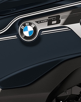 Model K 1600 Grand America Edition II znamke BMW Motorrad v kovinski modri barvi Imperial