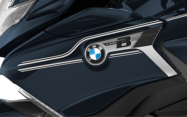 Model K 1600 B Edition II znamke BMW Motorrad v kovinski modri barvi Imperial