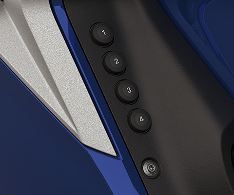 Poudarek na štirih oštevilčenih tipkah za priljubljene.