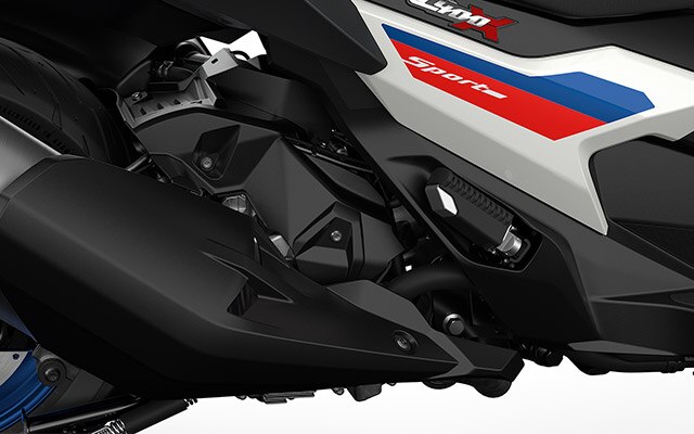 Enovaljni motor z notranjim zgorevanjem skuterja serije C 400 X.
