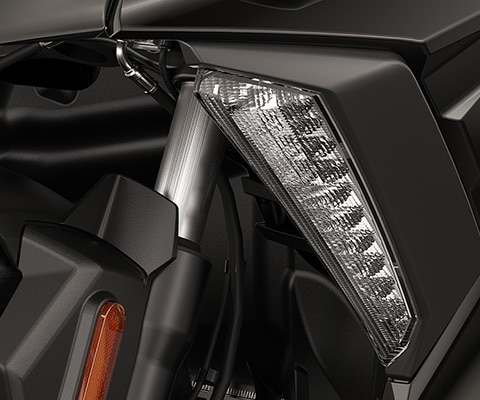 Model C 400 X znamke BMW Motorrad z izbirnim Headlight Pro