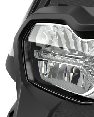 Sprednji del skuterja serije C 400 X z žarometom s tehnologijo LED.