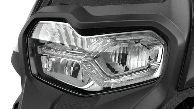 Sprednji del skuterja serije C 400 X z žarometom s tehnologijo LED.